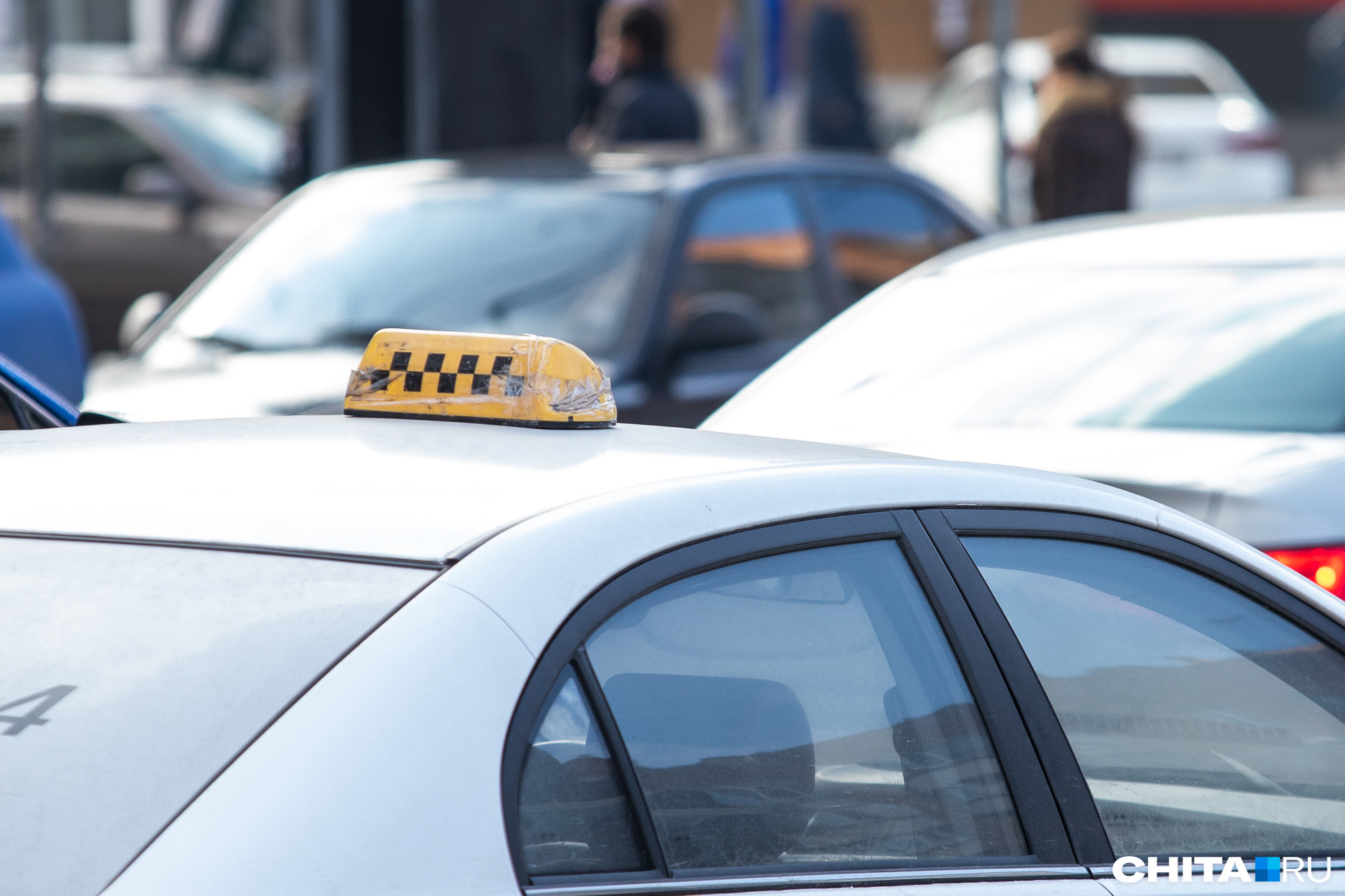 Водитель такси «Максим» кавказской национальности избил пассажира в Чите