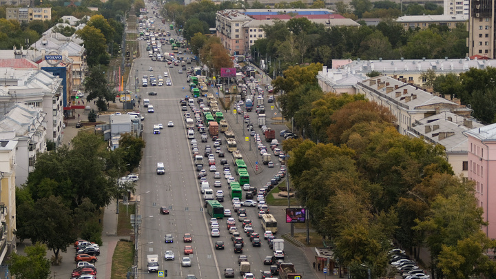 «Не совсем верное решение»: в челябинской мэрии прокомментировали утренние пробки в Ленинском районе