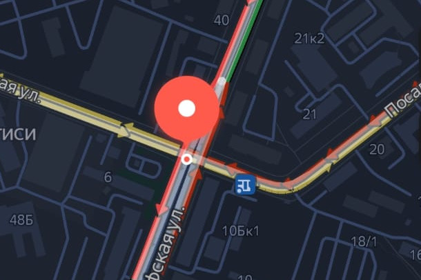 Движение на перекрестке встало из-за ДТП Движение на перекрестке встало из-за ДТП