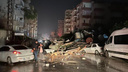 Мощное землетрясение уничтожило дома в Турции. В стране объявили самый высокий уровень тревоги