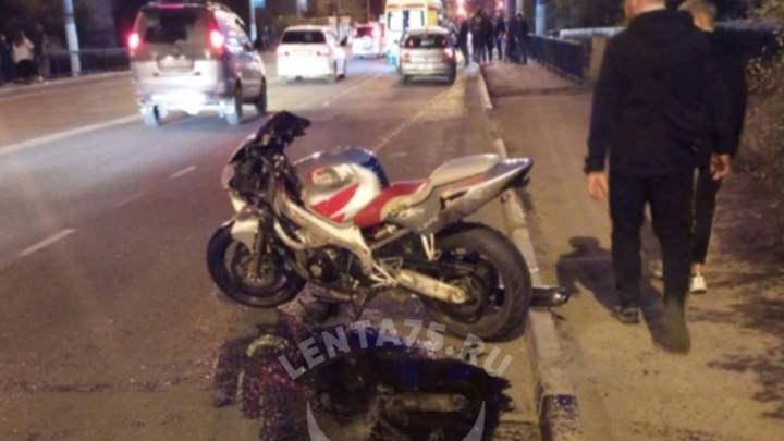 Мотоциклист попал в больницу после столкновения с иномаркой