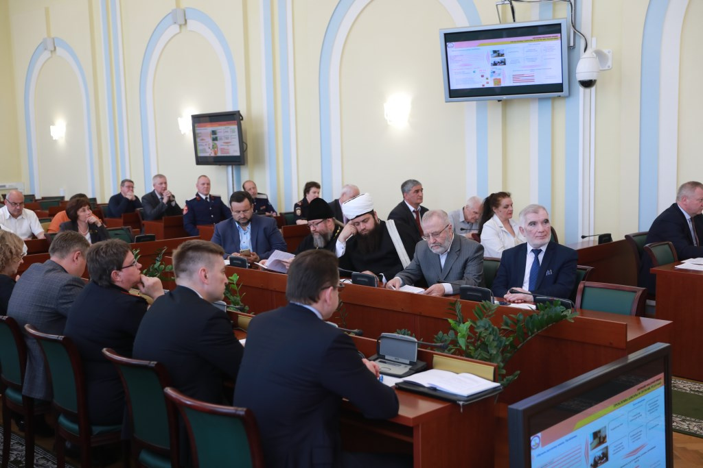 Представители межнационального сообщества региона должны поддерживать родителей-мигрантов, которые недавно получили российское гражданство Представители межнационального сообщества региона должны поддерживать родителей-мигрантов, которые недавно получили российское гражданство