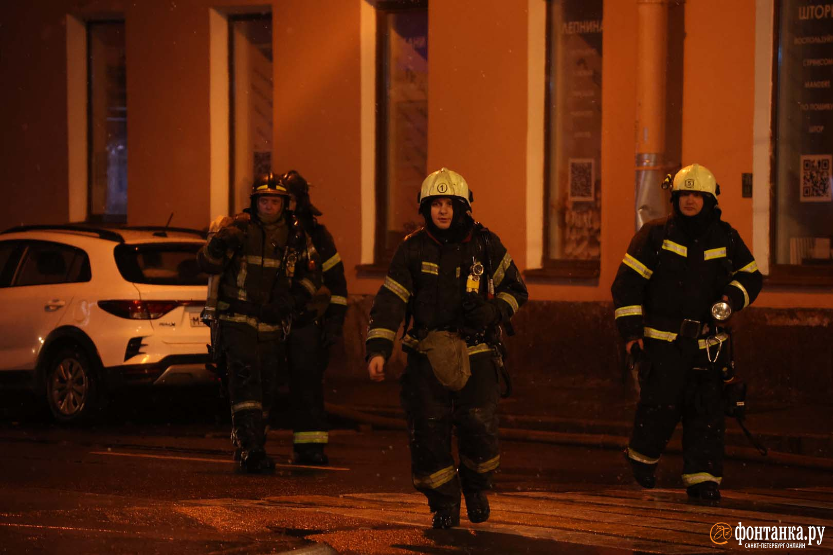 Пожар в доходном доме Милицина на Большом проспекте П.С. в Петербурге 31  января 2023 г., фото и видео - 31 января 2023 - ФОНТАНКА.ру