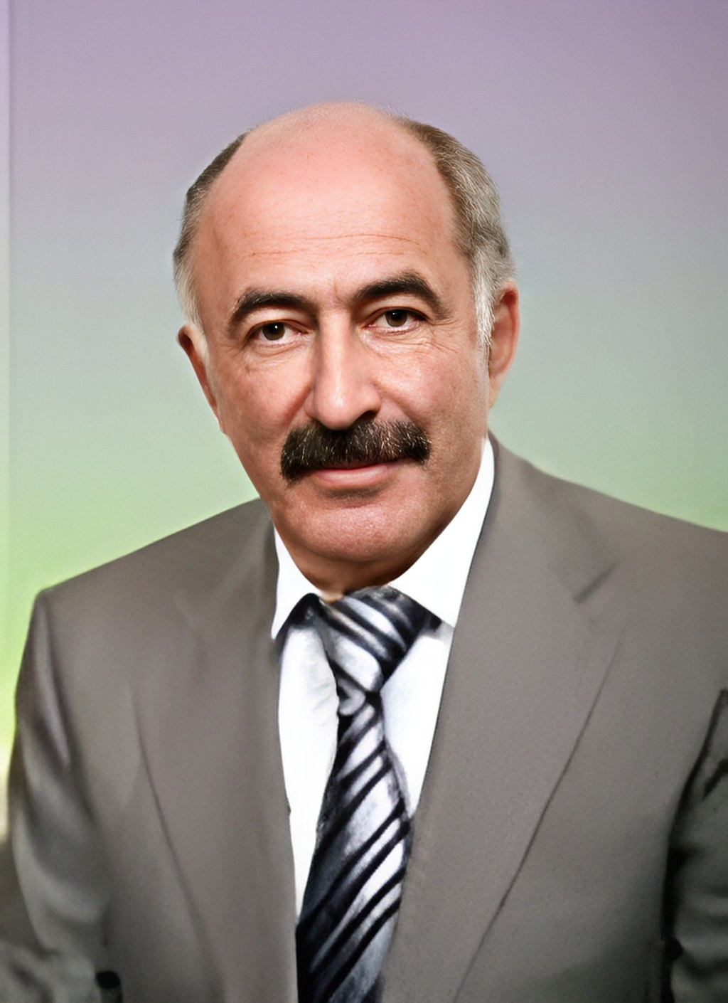 Основатель империи Александр Юффа живет в Тюмени с 1976 года, занимается научной деятельностью