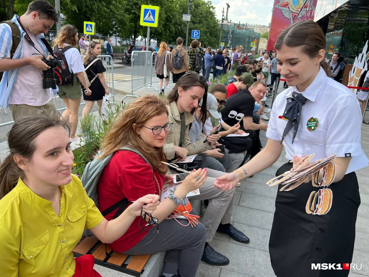 Где открыт. Очередь в новый макдональдс. Макдональдс на Пушкинской 2022. Открытие мака в Москве. Очередь в макдональдс на Пушкинской.