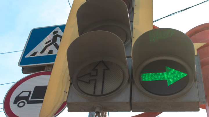 В Кемерове со 2 апреля изменится схема движения на двух перекрестках. Рассказываем, как будут работать светофоры