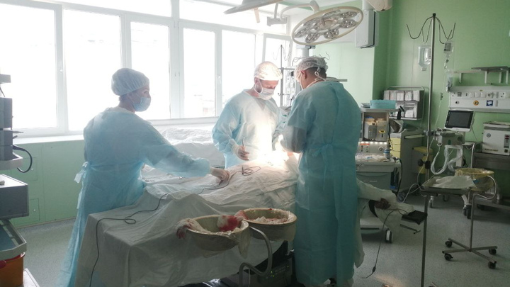 «Хороший подарок ко дню рождения»: челябинские врачи пересадили печень 47-летней медсестре