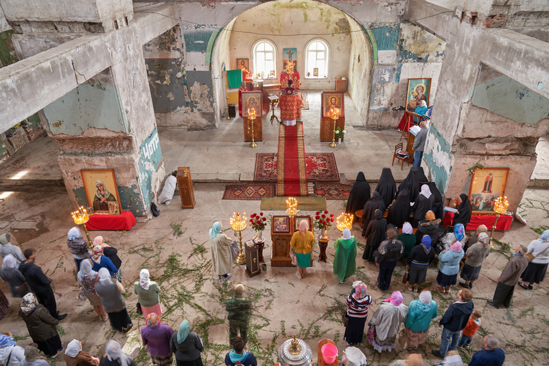 Раз в год в монастыре проходит церковная служба в праздник Рождества Иоанна Предтечи