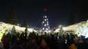 Новосибирцы встретили Новый год на площади Ленина — фоторепортаж