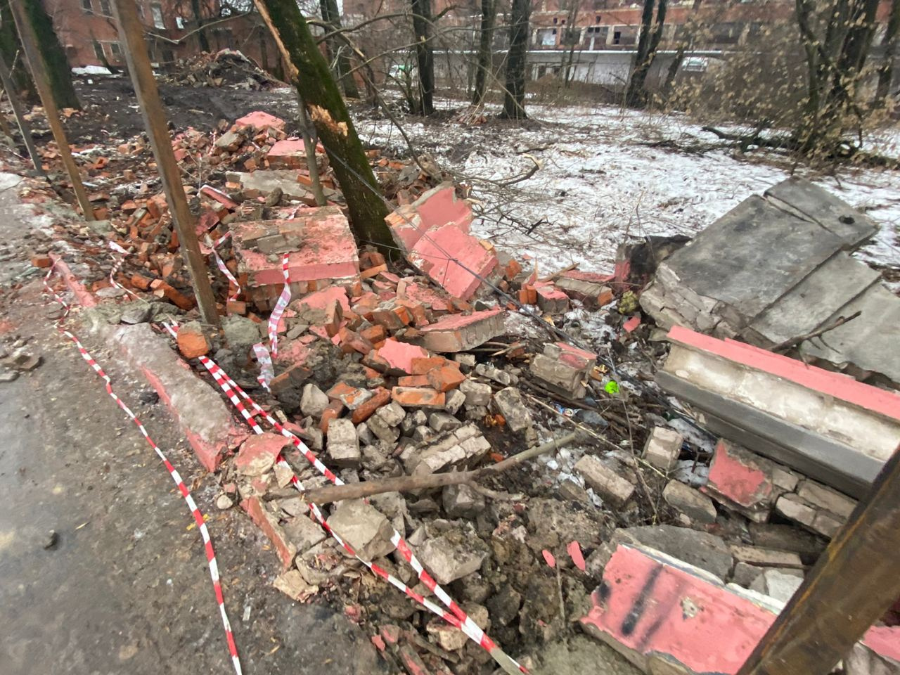 В Петербурге возбудили уголовное дело из-за сломанной ограды бывшего завода «Самсон»