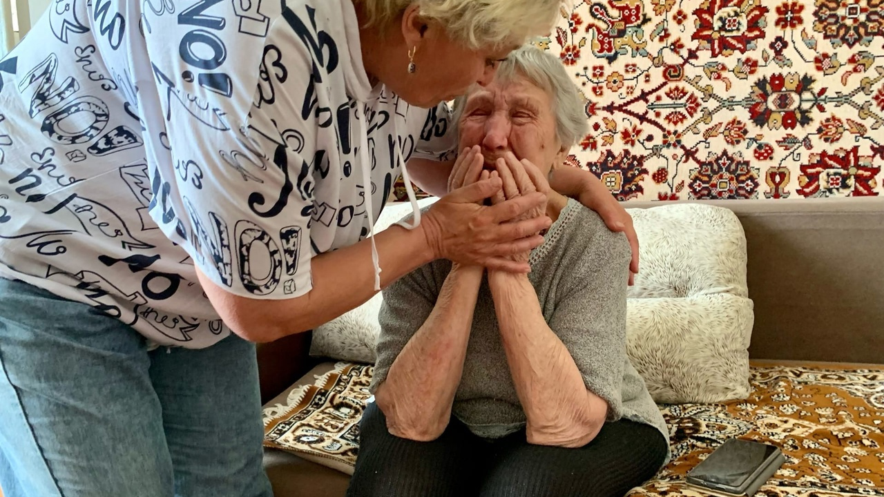 «Либо сразу на кладбище, либо обратно»: бабушка, вывезенная из Мариуполя на Южный Урал, боится не дожить до гражданства РФ