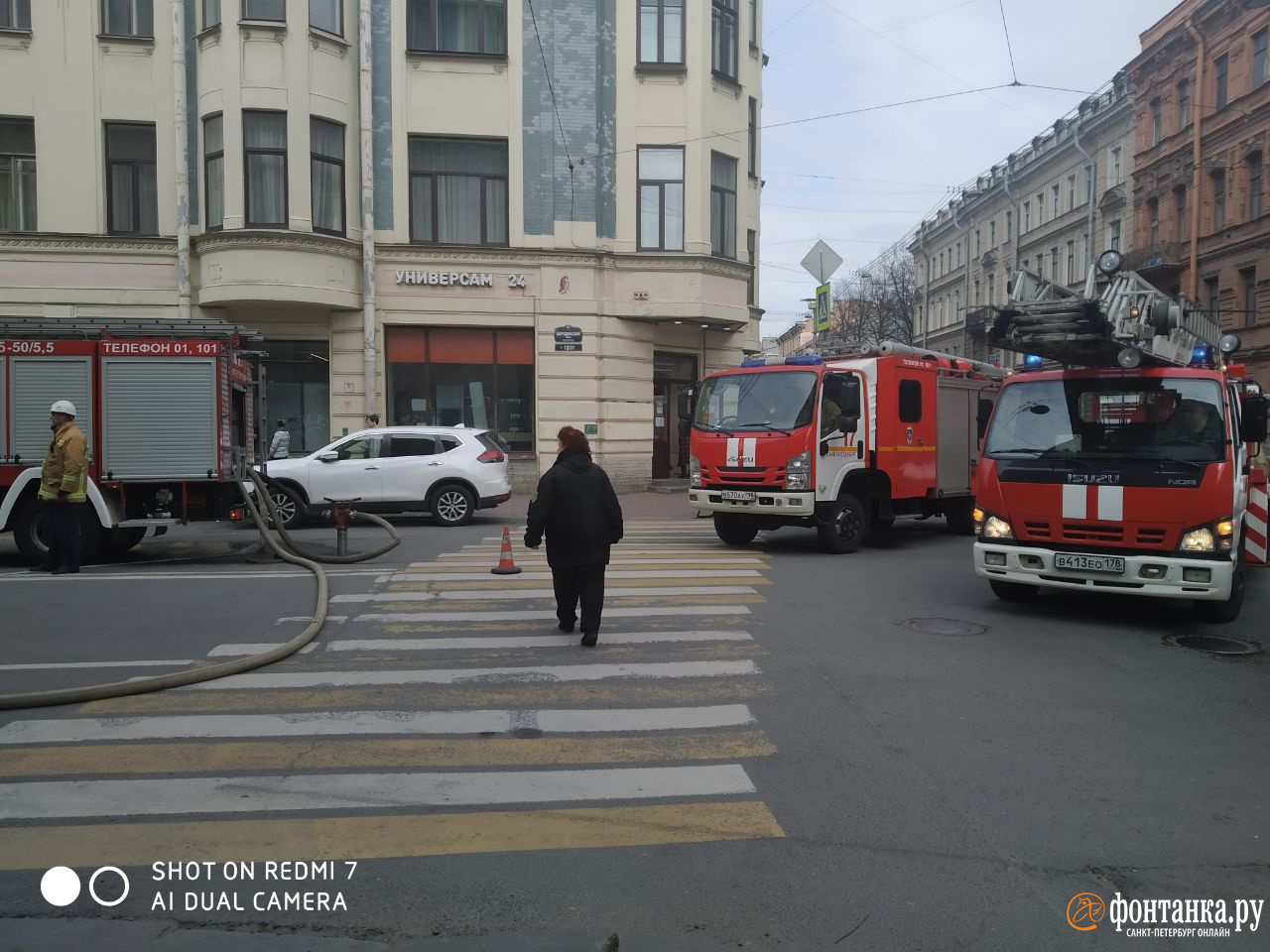 В центре Петербурга горит квартира в доходном доме Мещанского общества на  Бородинской - 24 апреля 2022 - ФОНТАНКА.ру