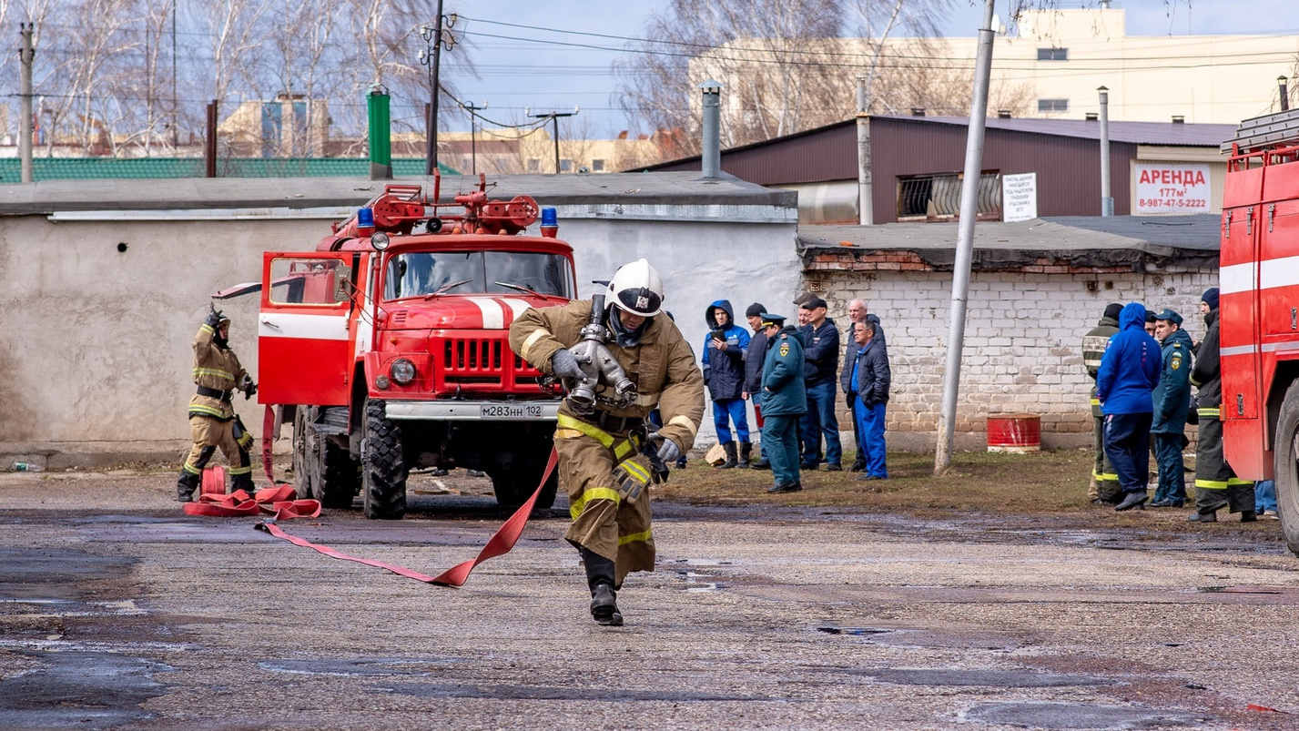Один человек погиб, трое пострадали: выброс пламени сварил рабочих на заводе в Башкирии