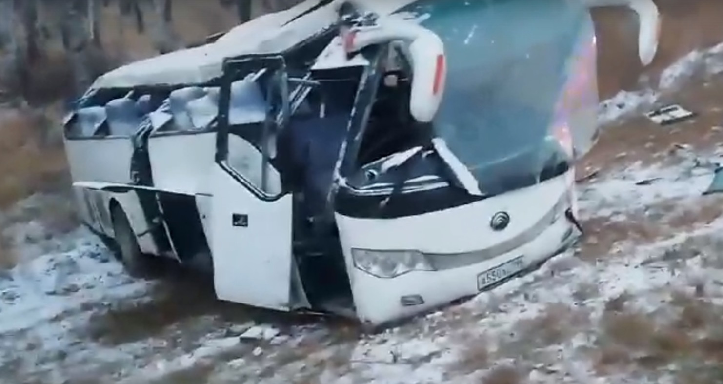 Под Челябинском перевернулся пассажирский автобус, ехавший в Екатеринбург. Есть пострадавшие