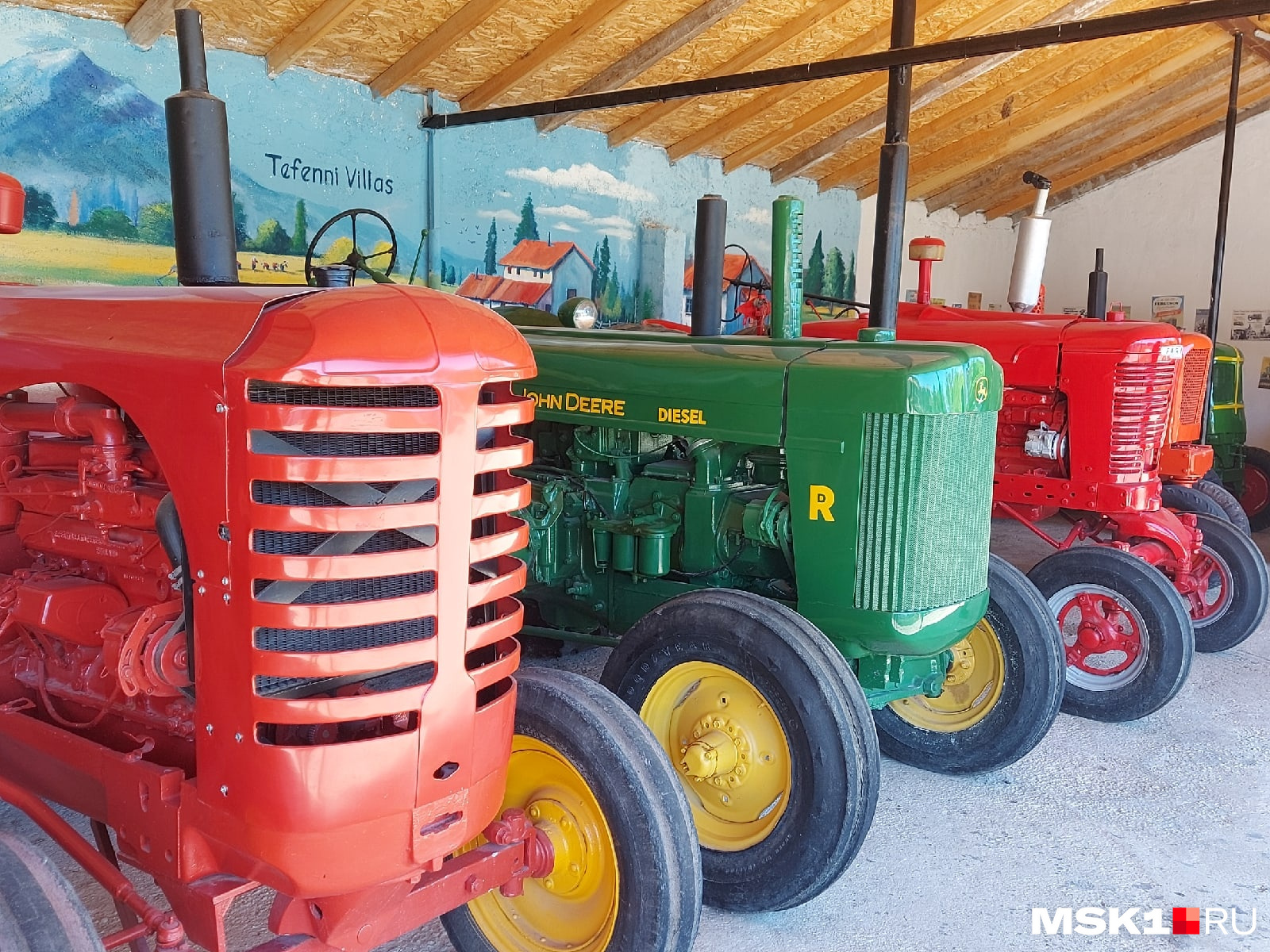 Говорят, эти трактора, несмотря на их почтенный возраст, могут до сих пор работать в поле