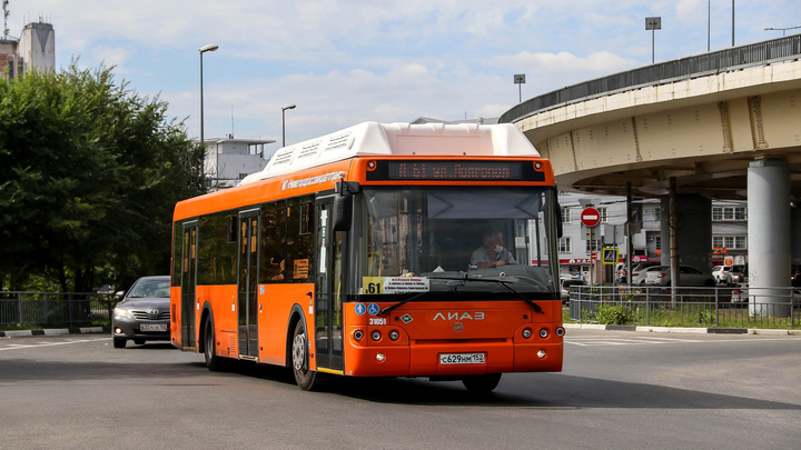 «Увольняются из-за зарплаты»: водитель нижегородского автобуса — о нехватке кадров на маршрутах