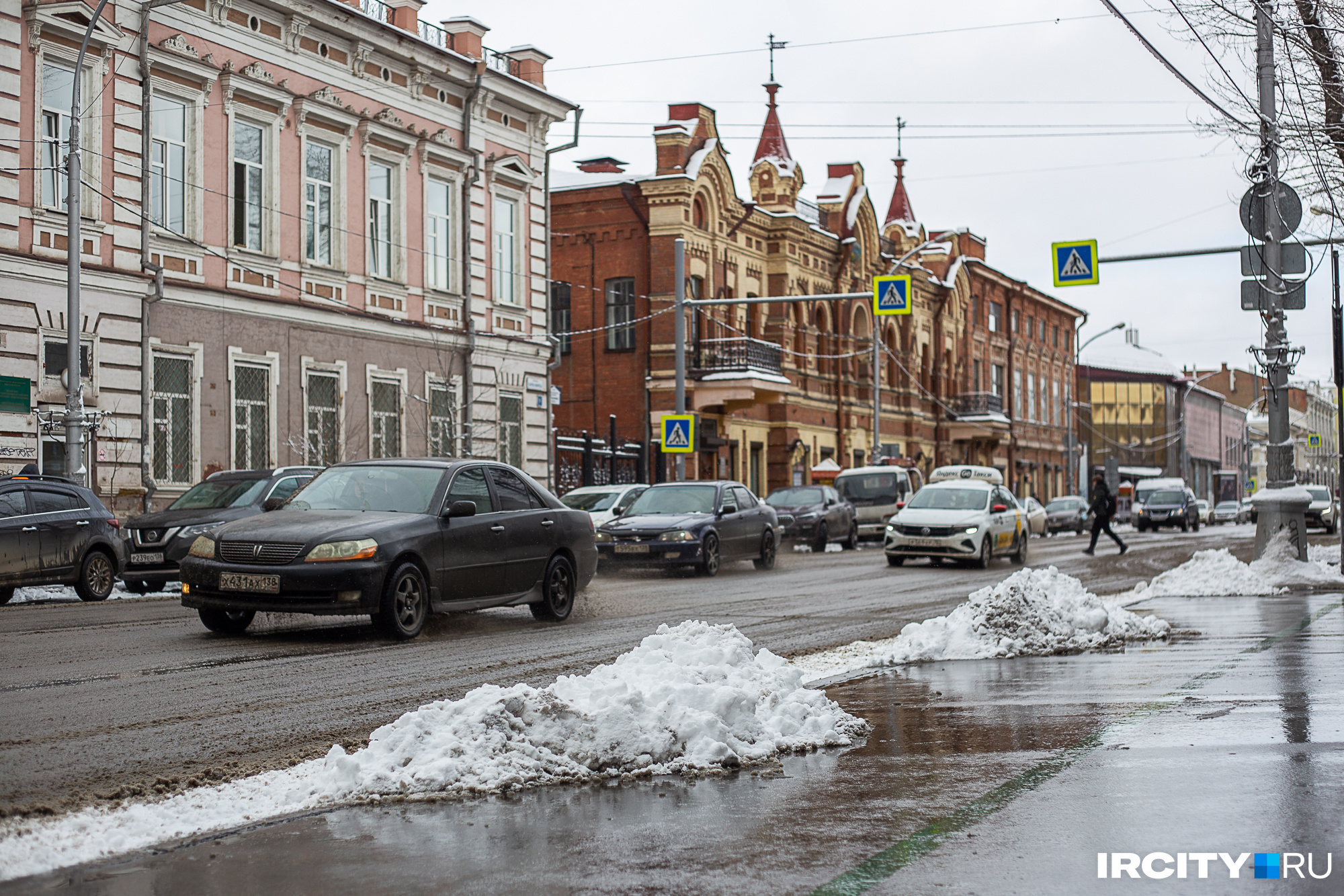 Пробки в 10 баллов образовались на дорогах Иркутска вечером 25 ноября