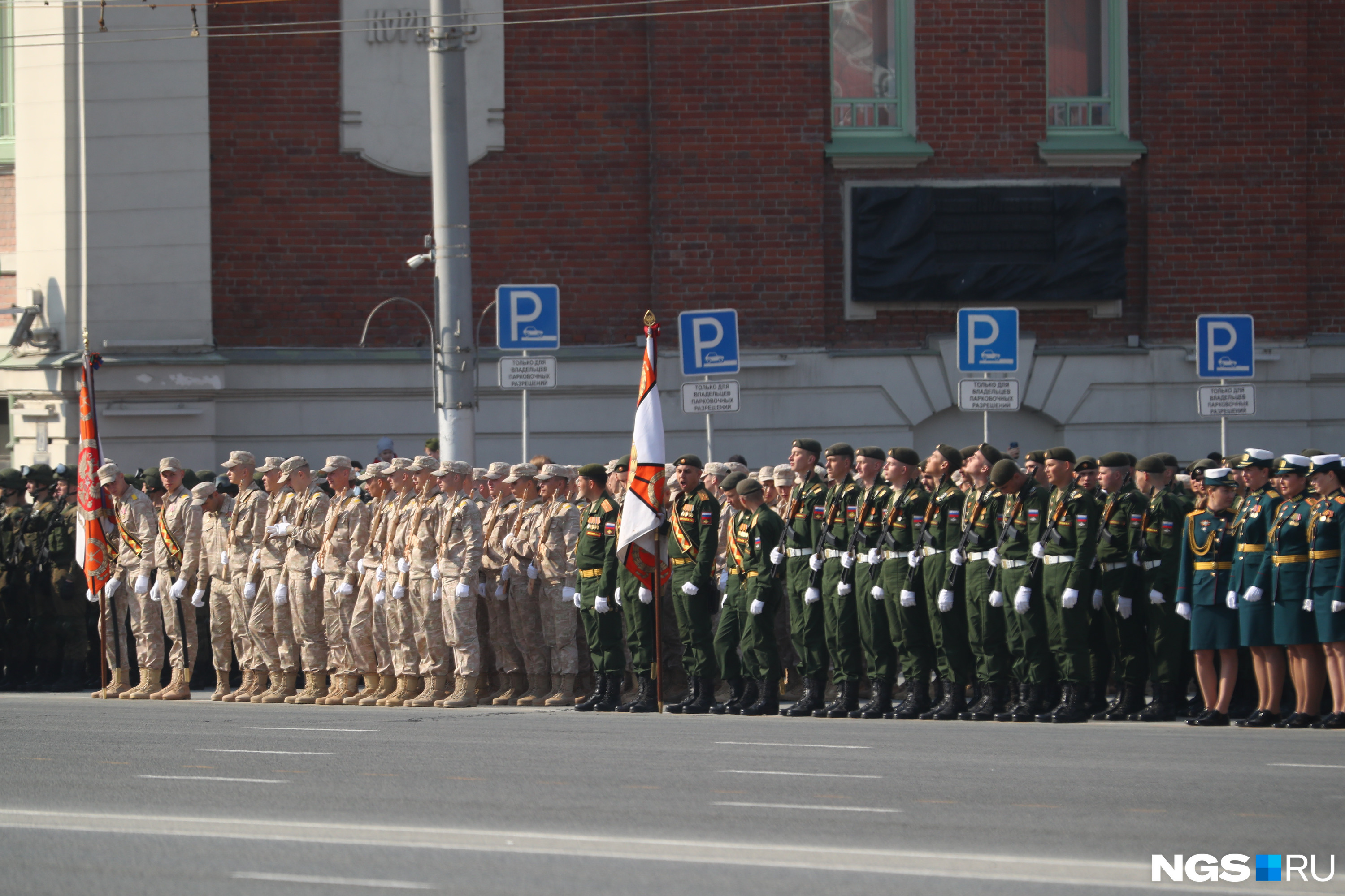 После парада в Новосибирске пройдет «Бессмертный полк»
