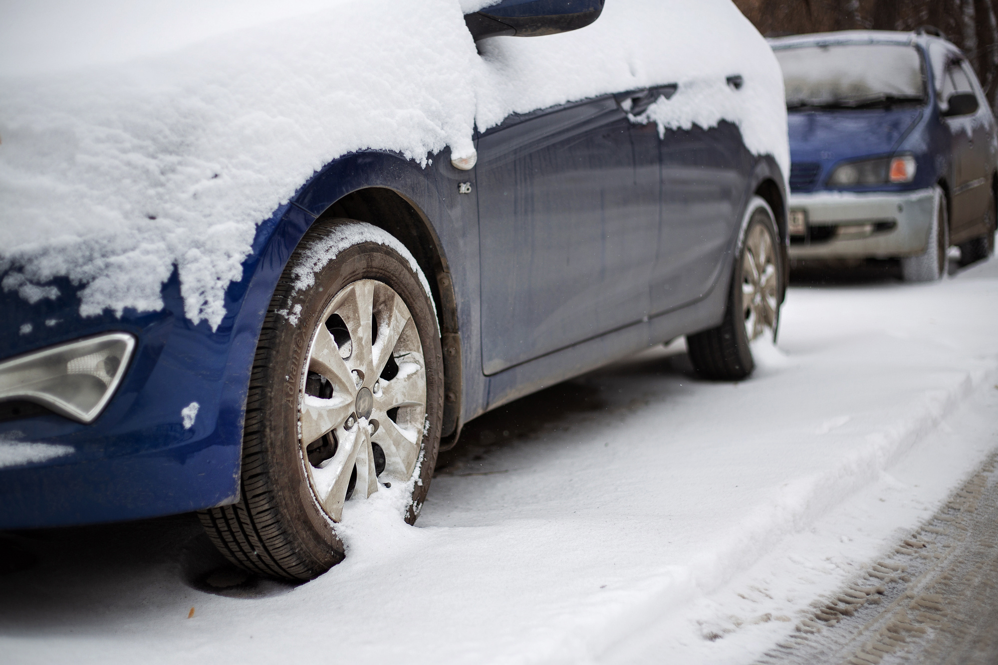 Автомобилисты хотели бы уже забыть, что такое чистить машины после снегопада