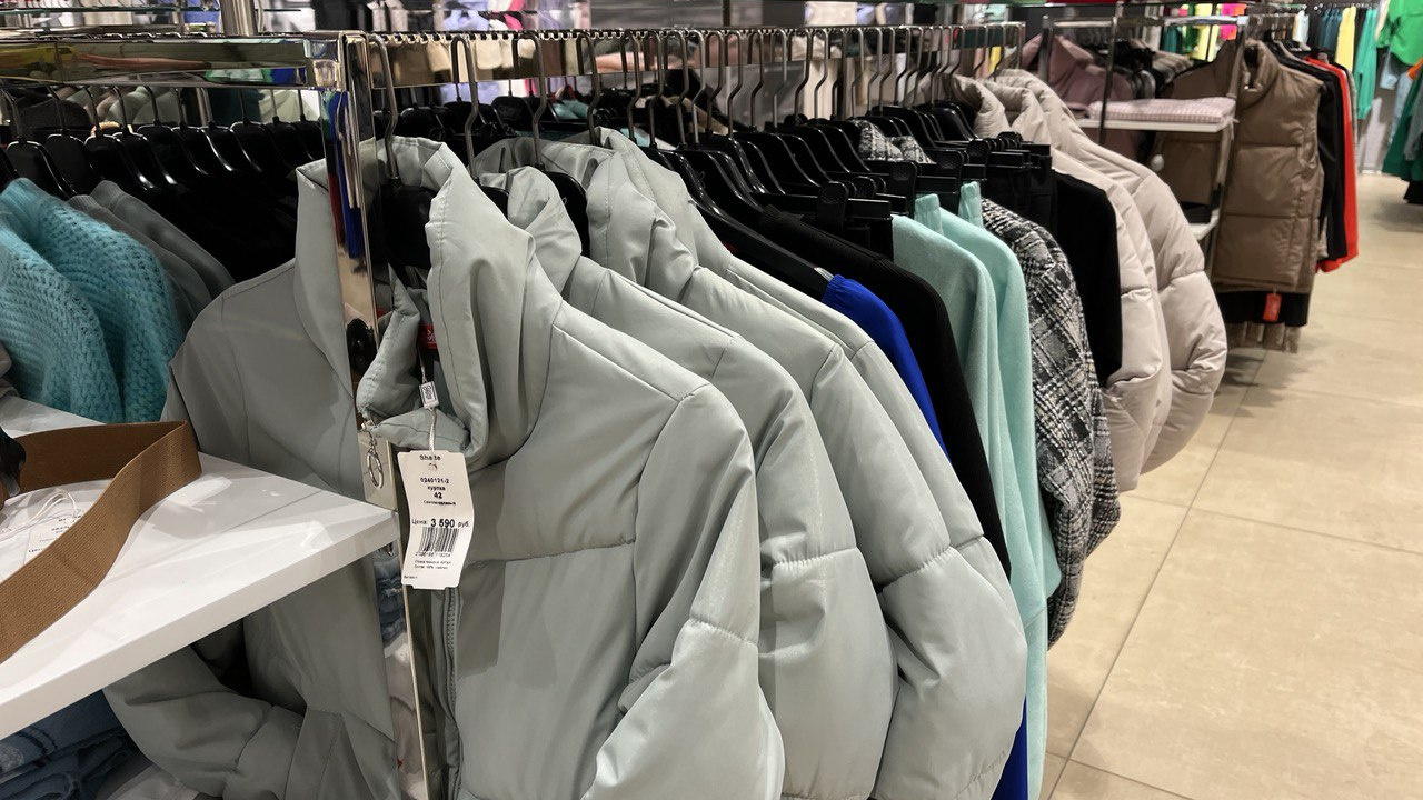 За три вещи — почти 10 тысяч: сколько стоит одеться в магазинах российских брендов в Ярославле