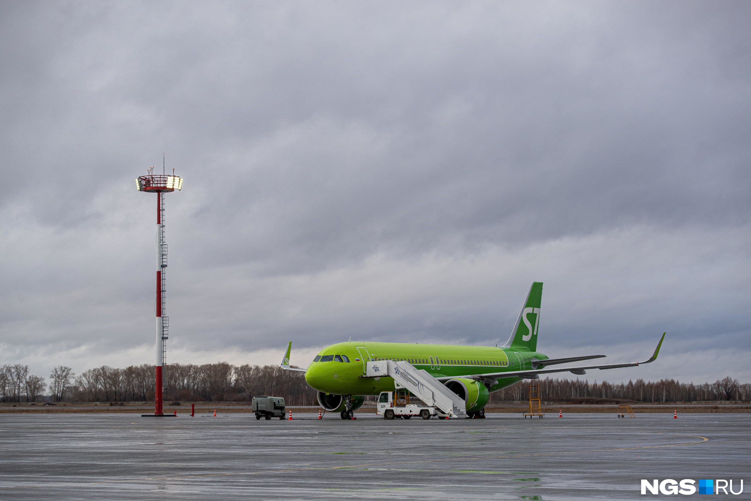 Рейс из Тюмени в Новосибирск задерживают на четыре часа — что говорят в аэропорту