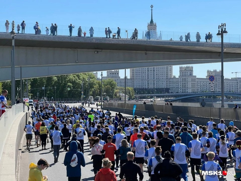 Марафон «ЗаБег» в Москве, организованный командой супруги Столярова и дочери министра обороны РФ Ксении Шойгу «Лига Героев» Марафон «ЗаБег» в Москве, организованный командой супруги Столярова и дочери министра обороны РФ Ксении Шойгу «Лига Героев»