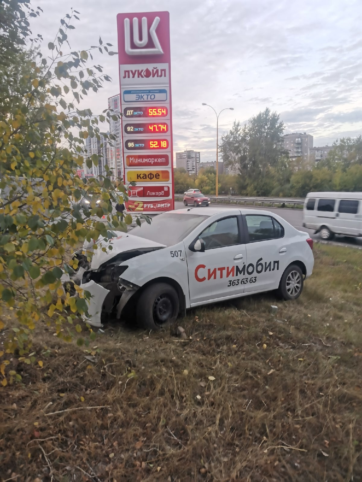 Водитель такси не пострадал Водитель такси не пострадал
