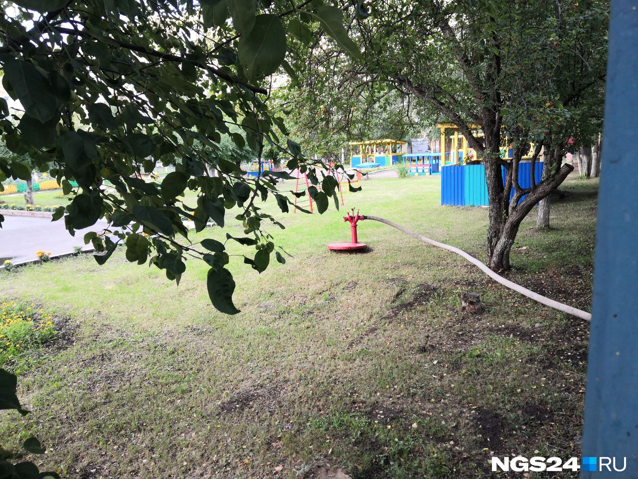 Ближайший гидрант находится довольно далеко от места пожара Ближайший гидрант находится довольно далеко от места пожара