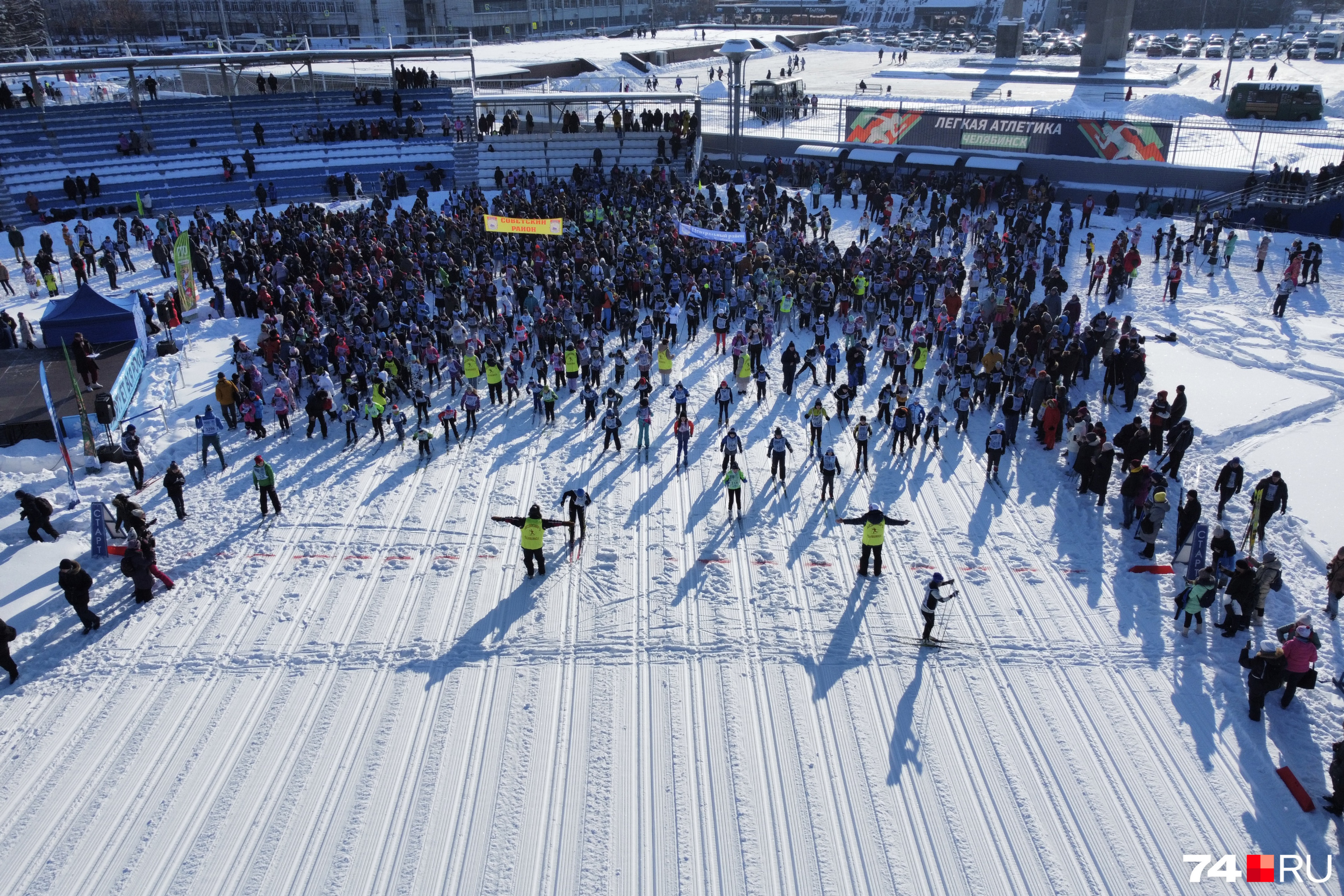 Сейчас поклонников лыж, может, и стало поменьше, но «Лыжня России» по-прежнему собирает тысячи участников
