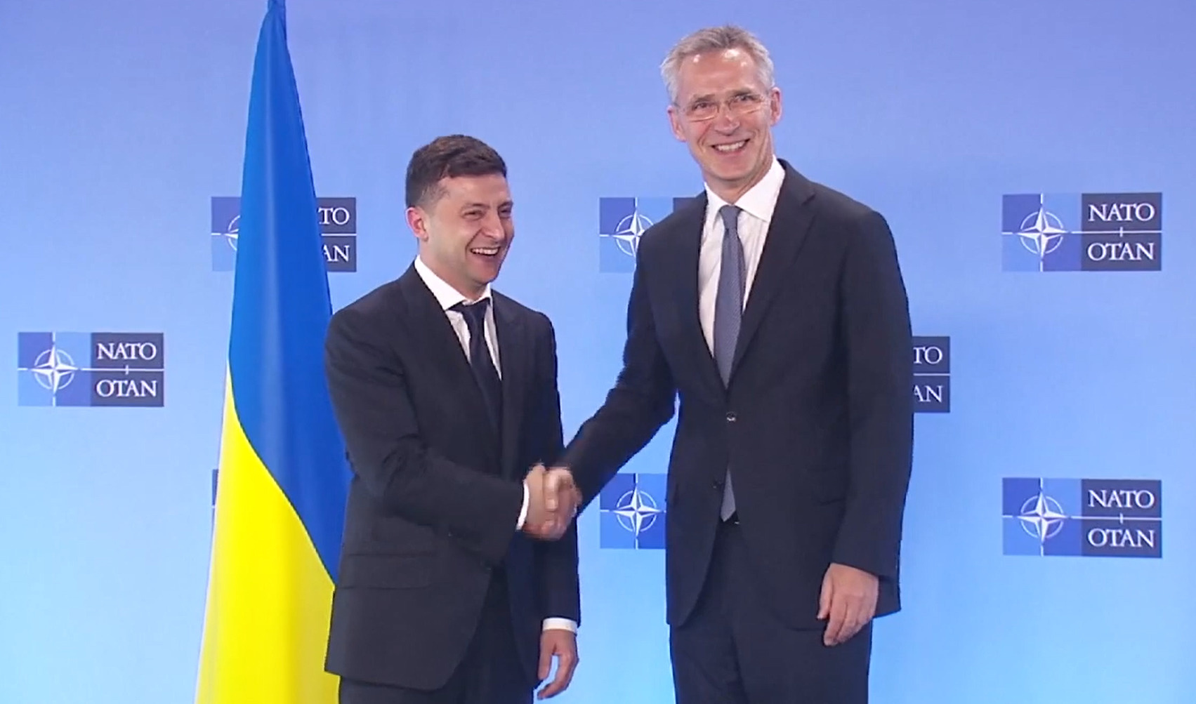 президент Украины Зеленский и генсек НАТО Столтенберг