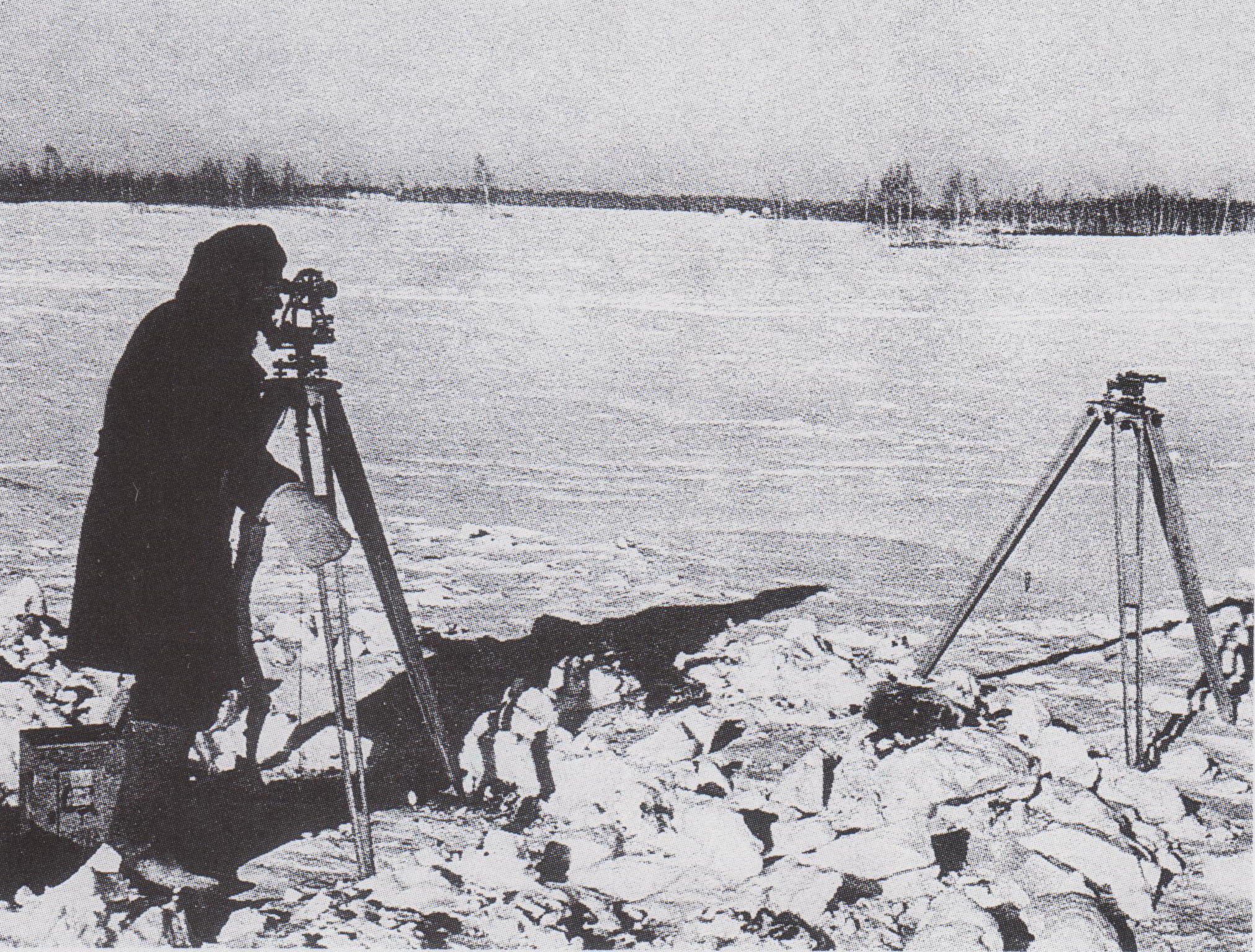 Так в 1940-е годы проходила геодезическая съемка Так в 1940-е годы проходила геодезическая съемка