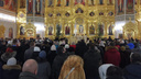 В Михаило-Архангельском соборе началась рождественская служба: сколько человек пришло туда