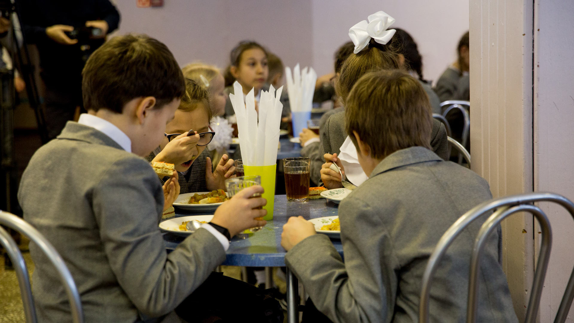 В Ярославле перекраивают систему питания в школах: коротко объясняем, что происходит