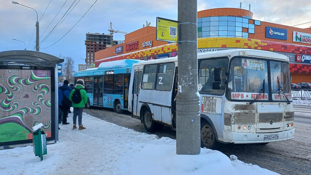 Новые архангельские автобусы попали в два ДТП в первый день работы