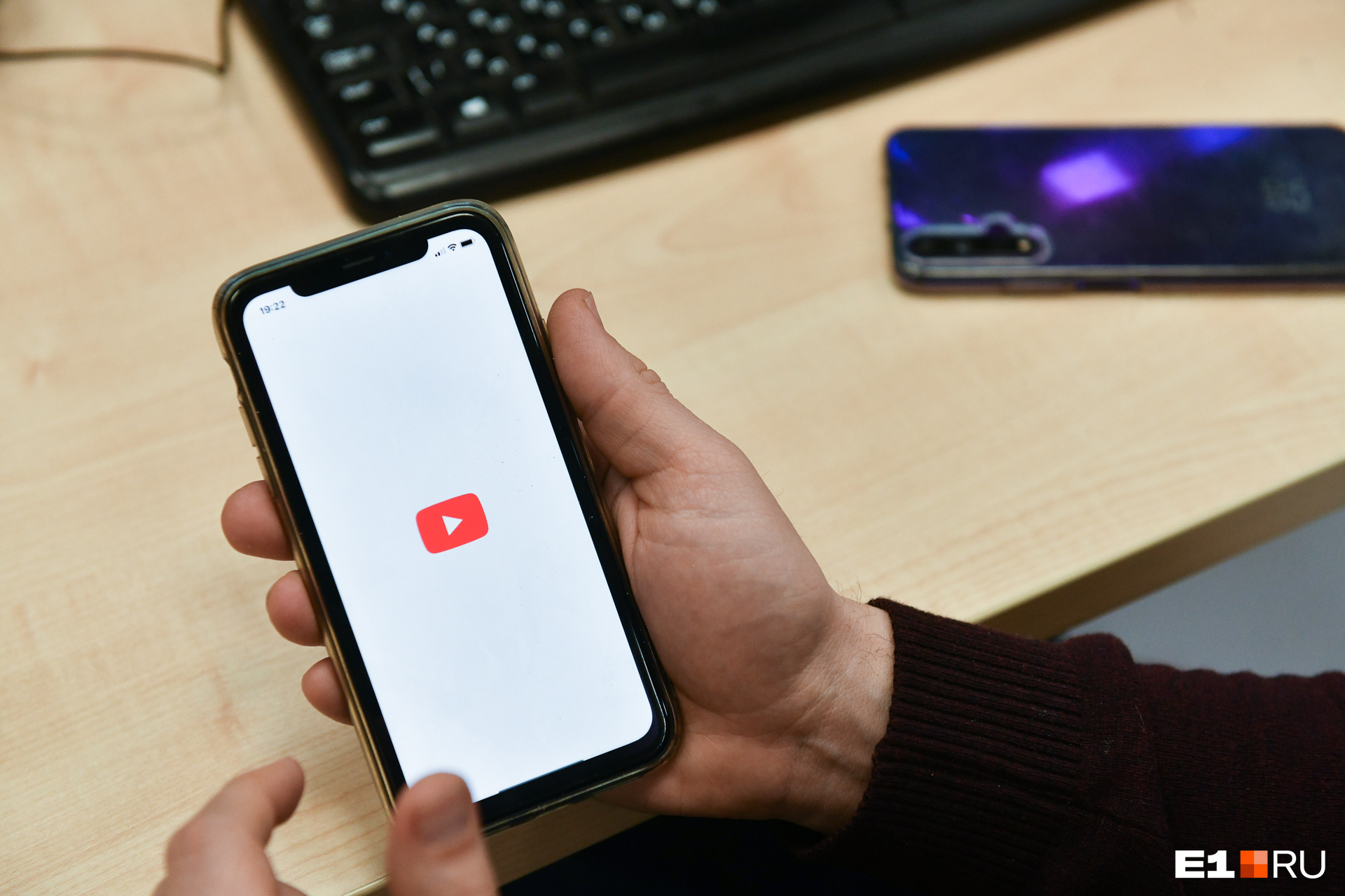 Качество видео падает, скорость снижается: YouTube замедляет работу в России