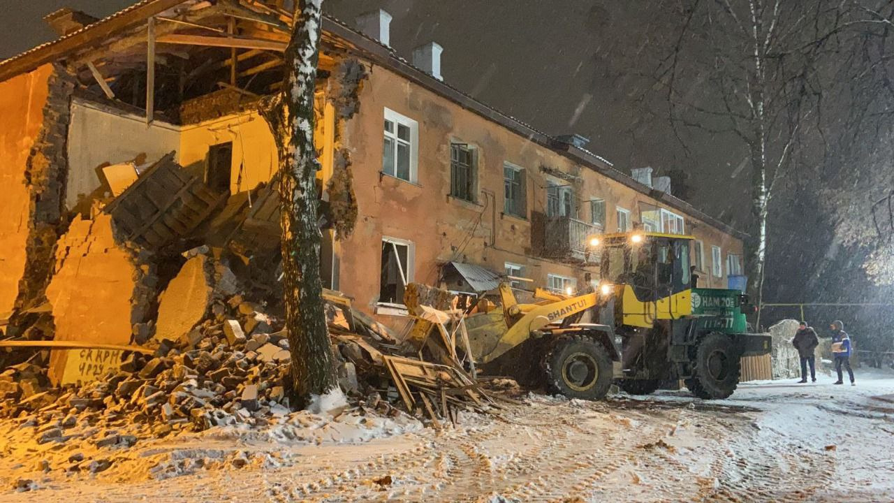 взорвался самогонный аппарат в квартире снесло стену