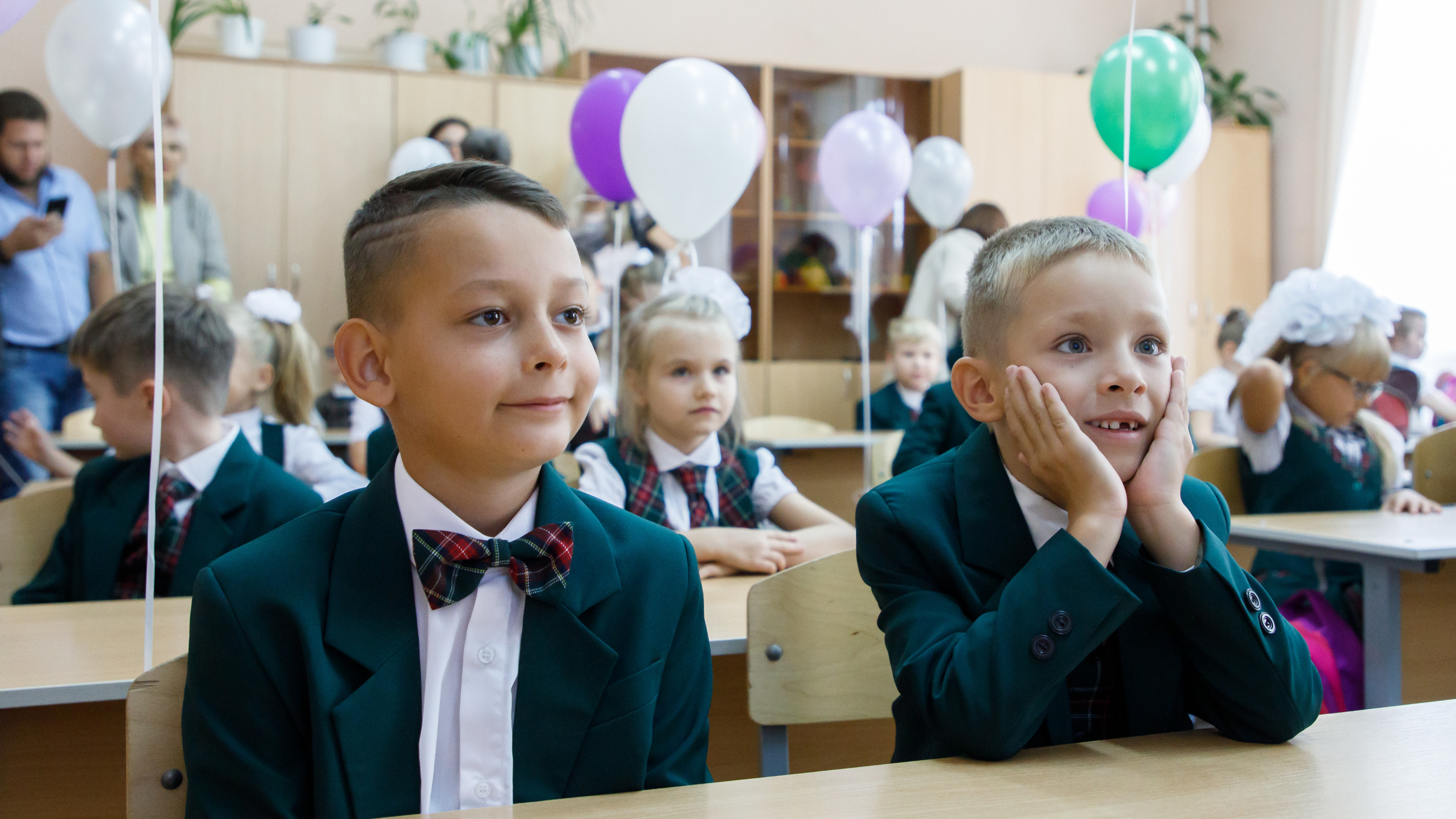 школы и школьники в москве