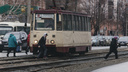 Вдоль трамвайных путей в центре Челябинска заменят 12 остановок