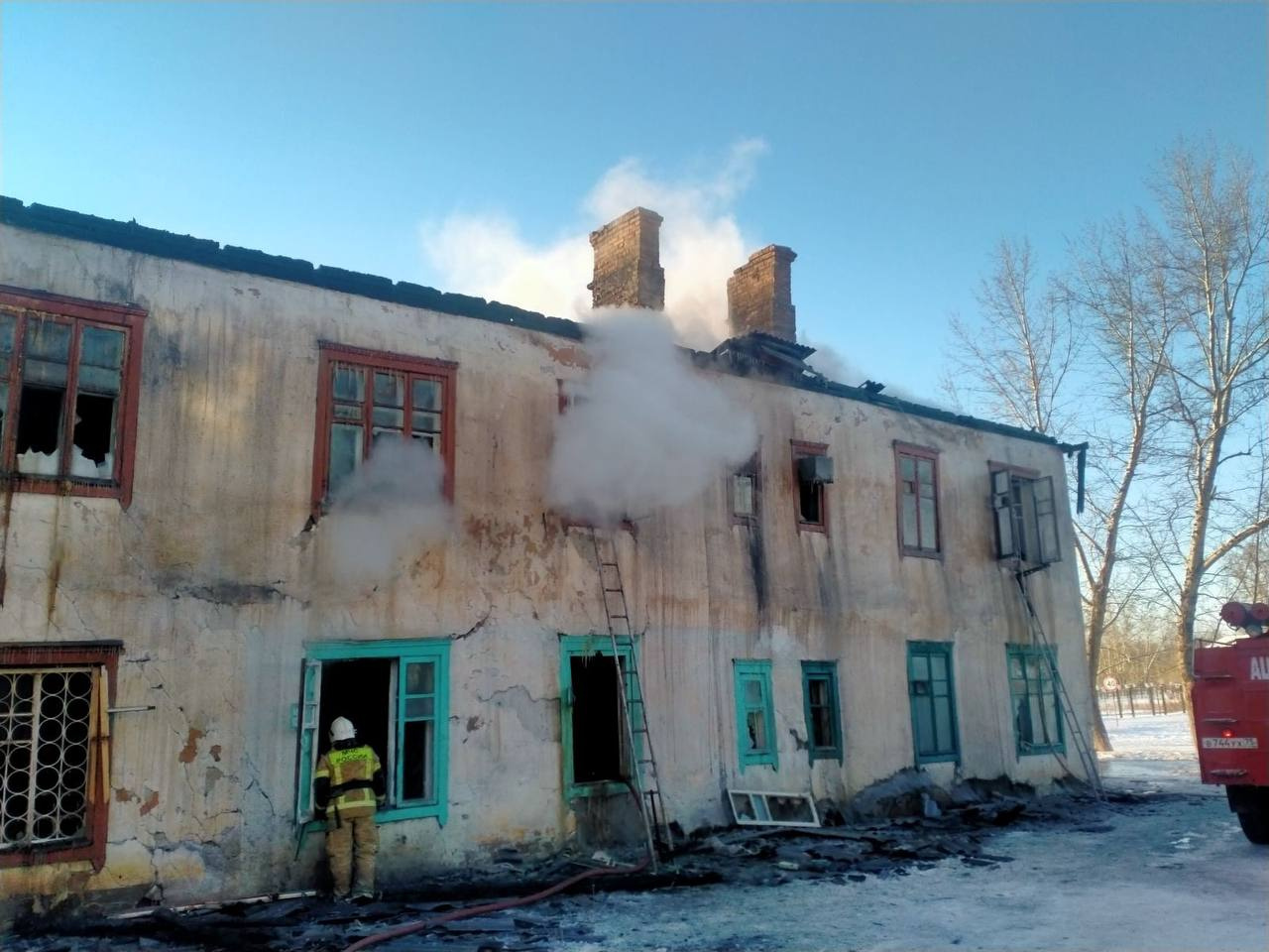 Жильцы выпрыгивали из окон горящего дома в Забайкалье