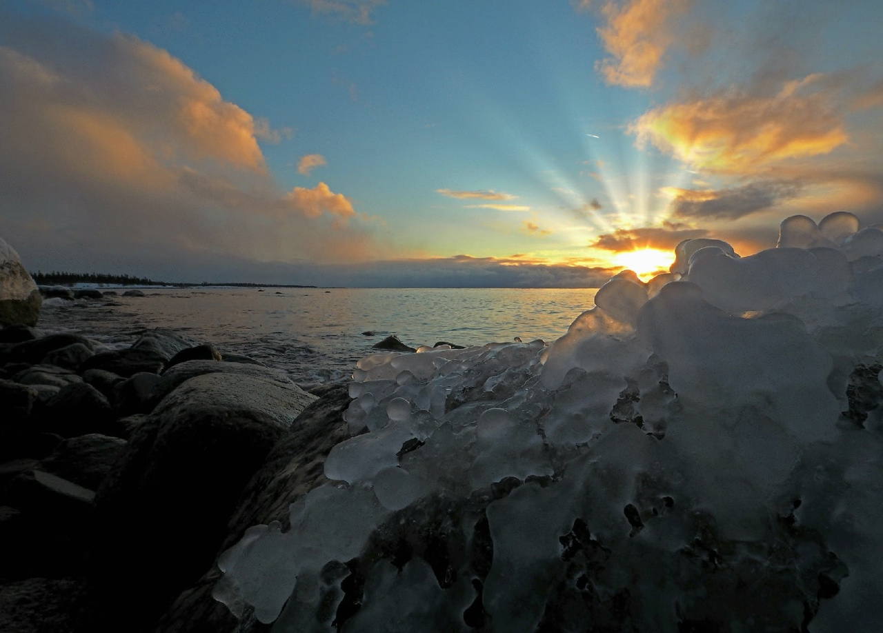 закат на белом море