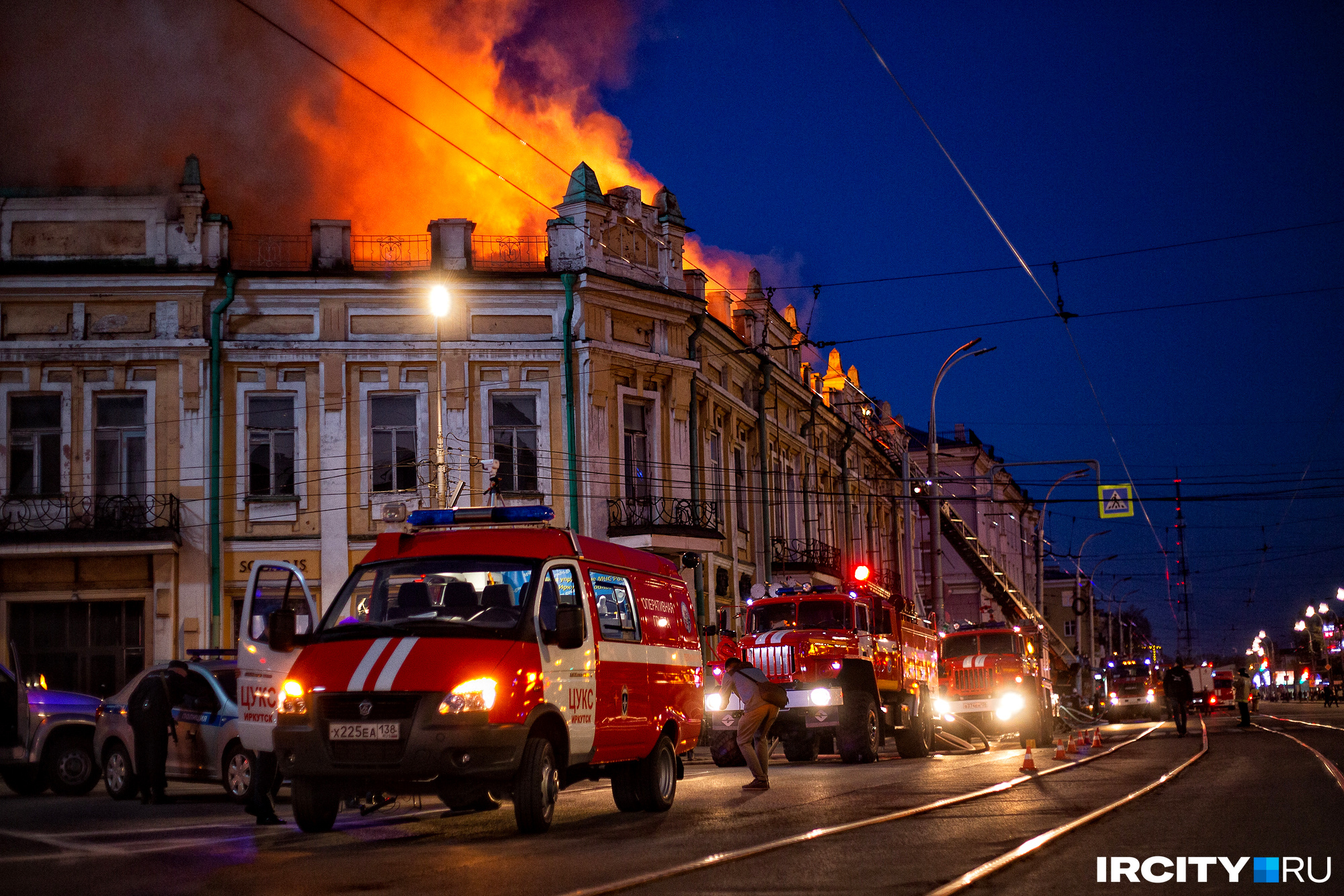 Власти объявили закупку на противоаварийные работы в сгоревшем в Иркутске ТЮЗе