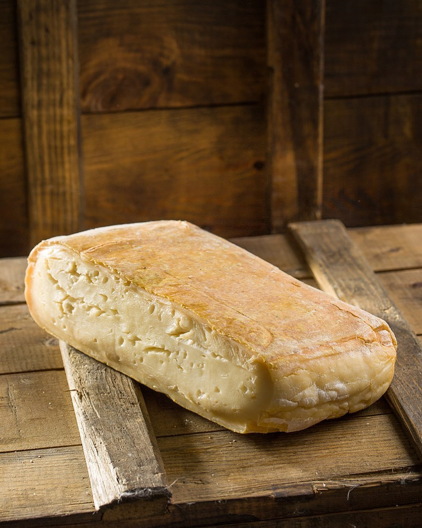 Технологии производства сыра специалисты «Режано» учились в лучшем гастрономическом вузе страны и у европейских экспертов