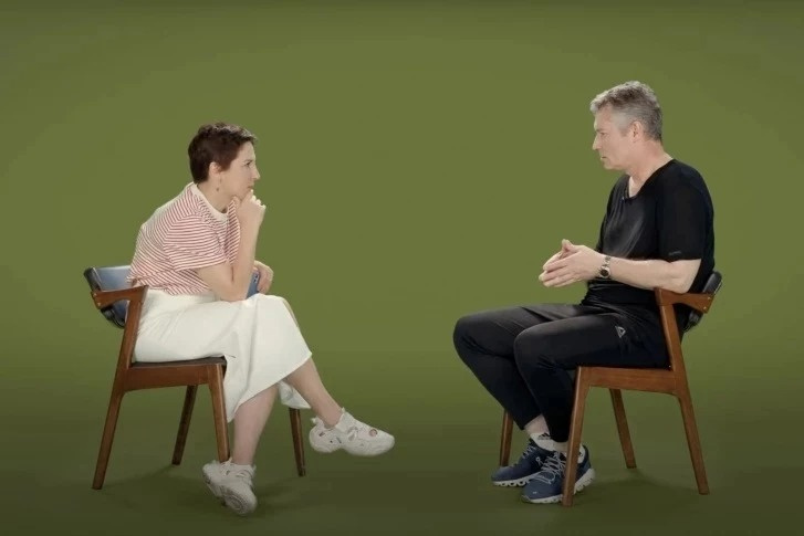 Интервью Катерины Гордеевой с Евгением Ройзманом вышло 16 августа 2022 года