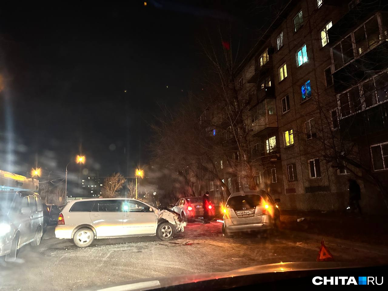 Три машины столкнулись на перекрестке Шилова — Подгорбунского в Чите