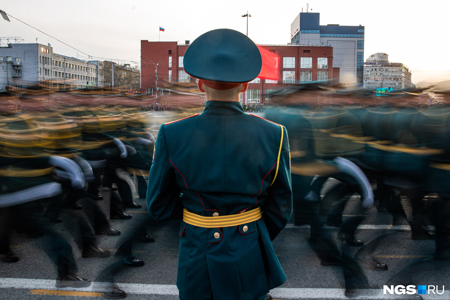 Несмотря на коронавирусные ограничения, в городе смогли провести парад в честь Победы в Великой Отечественной войне Несмотря на коронавирусные ограничения, в городе смогли провести парад в честь Победы в Великой Отечественной войне