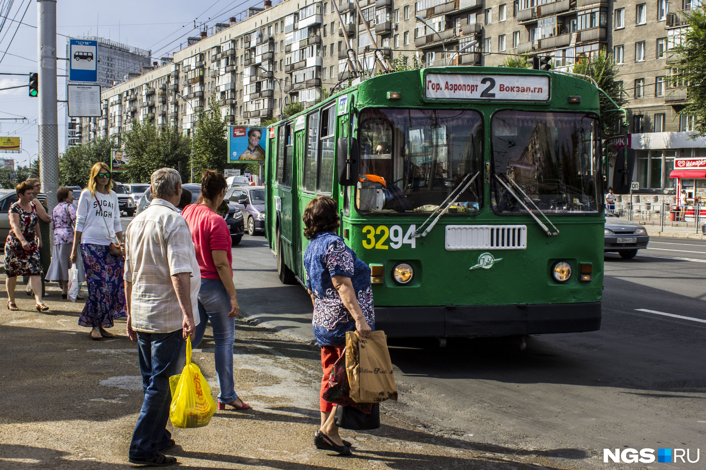 В этом году в Новосибирск должны привезти 9 новых троллейбусов с автономным ходом. Уже объявили <a href="https://ngs.ru/text/transport/2022/08/11/71560487/" class="_" target="_blank">закупку</a>