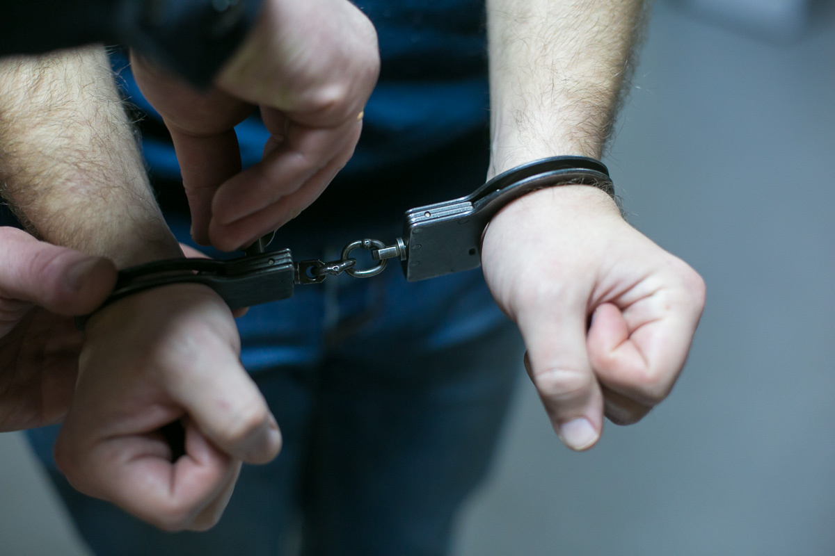 Александра Семишкура взяли с поличным при получении денег в одном из кафе Красноярска Александра Семишкура взяли с поличным при получении денег в одном из кафе Красноярска