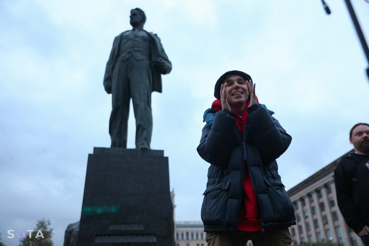 Артем, по словам участницы, всегда излучал позитив и дарил ощущение дома Артем, по словам участницы, всегда излучал позитив и дарил ощущение дома