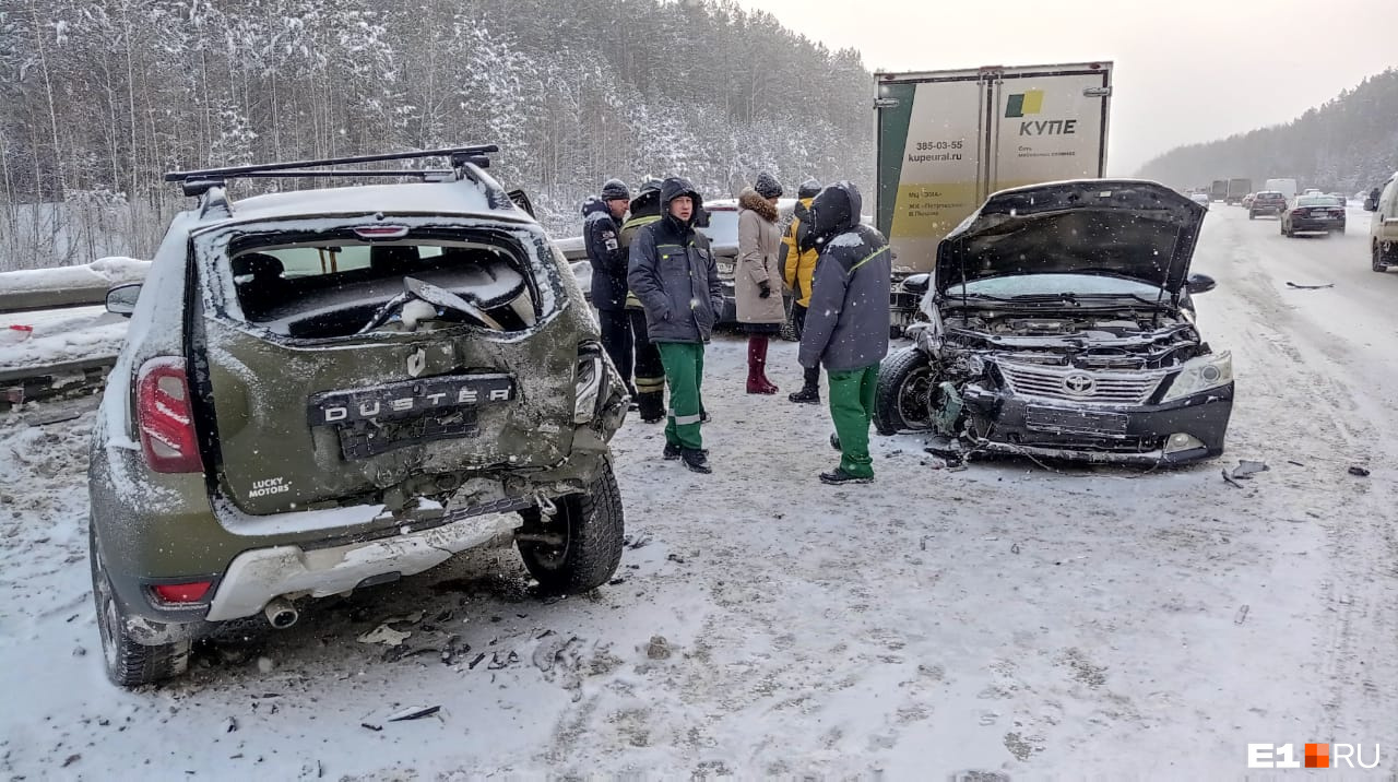 Аварии на серовском тракте сегодня видео. ДТП Серовский тракт Екатеринбург. Авария на Серовском тракте. Авария на Серовском тракте вчера. ДТП на Серовском тракте вчера.