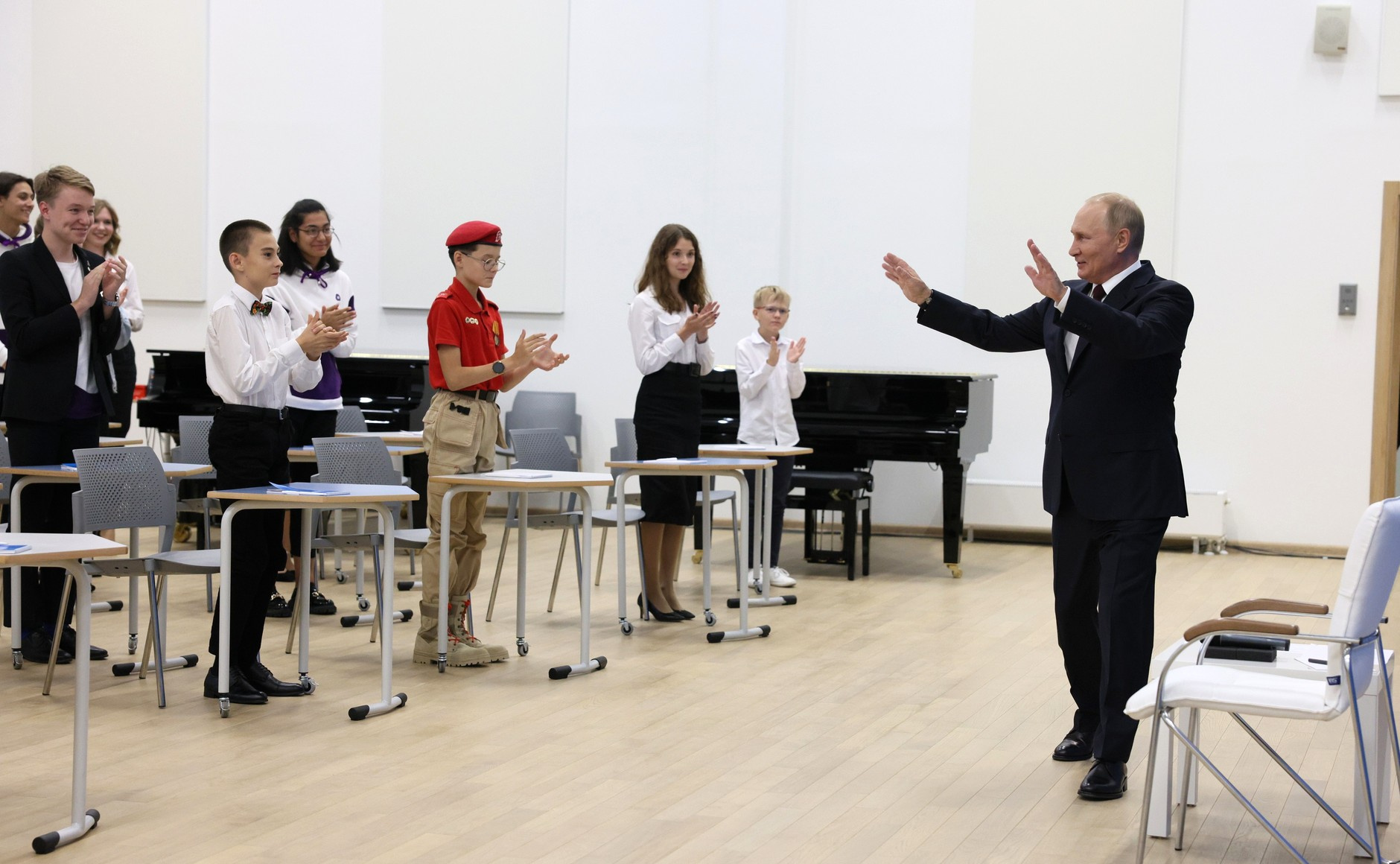 Путин в Калининграде провел открытый урок «Разговор о важном»